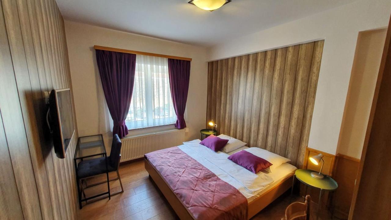 Hotel Zvonimir Otočac Buitenkant foto